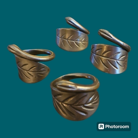 Set of Four Pewter Leaf Napkin Ring Holders - Picture 1 of 8